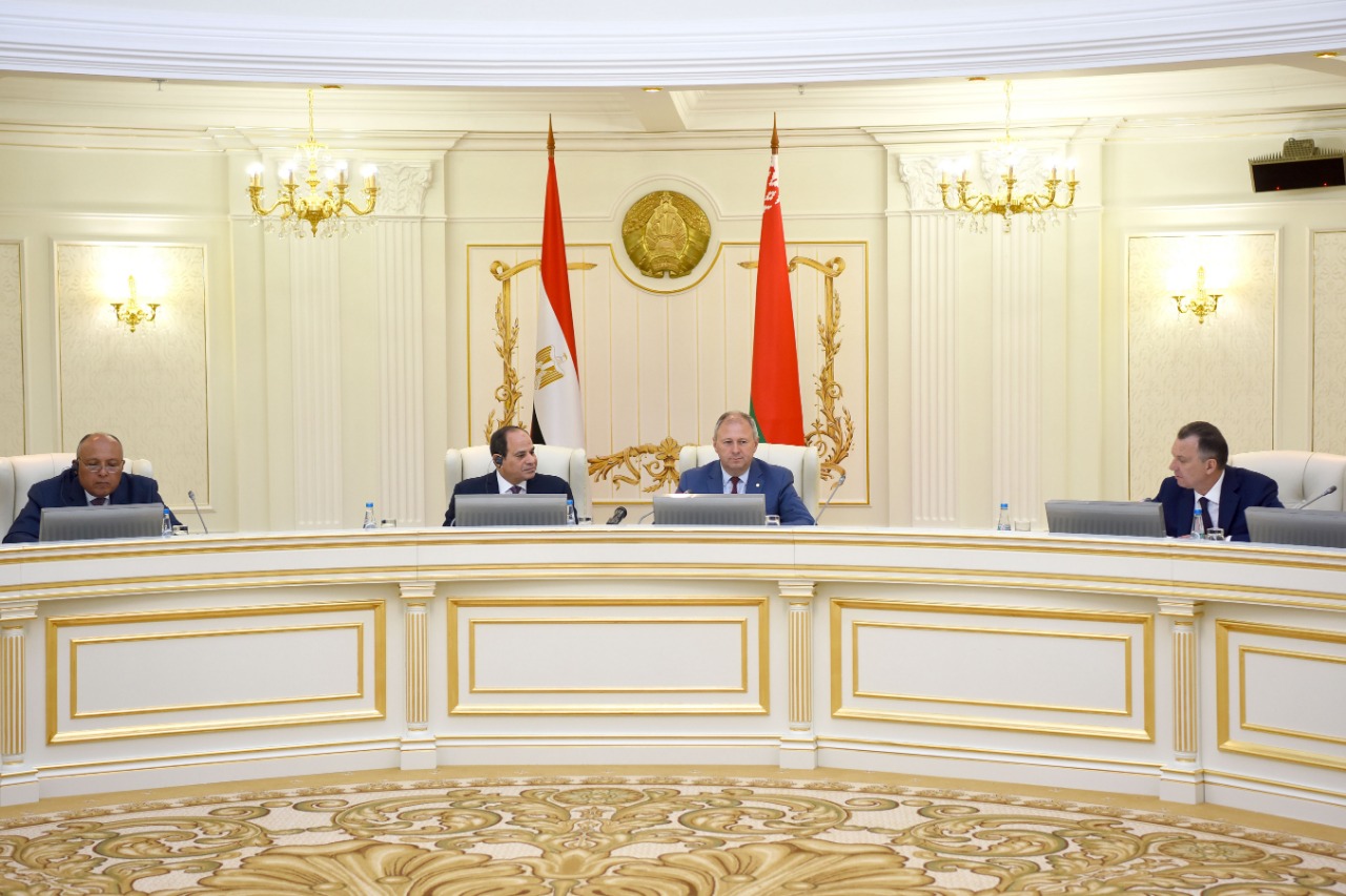 السيسى يلتقى رئيس وزراء بيلاروسيا (2)