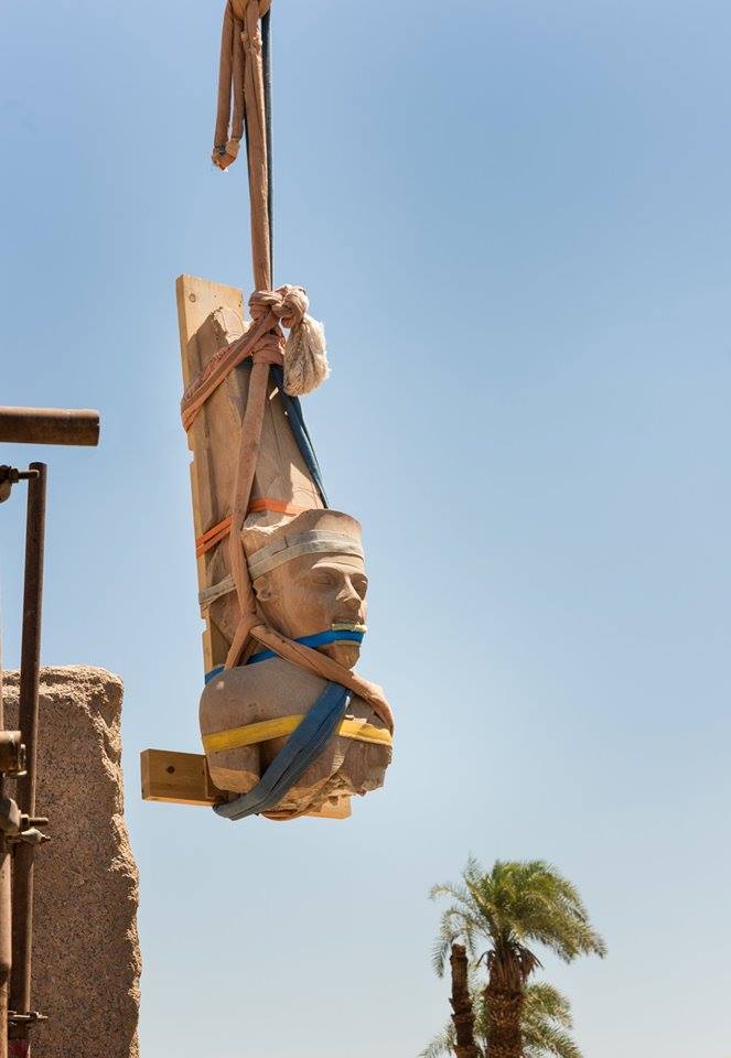 شاهد أعمال رجال المركز المصري الفرنسي في ترميم وصيانة تمثال الملك توت عنخ آمون بالكرنك (2)