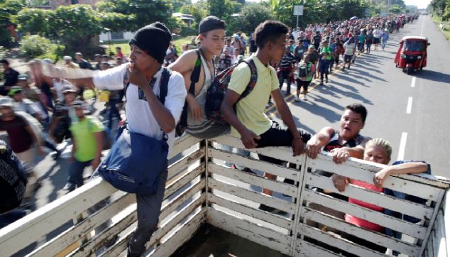 المكسيك تعثر على 791 مهاجرًا