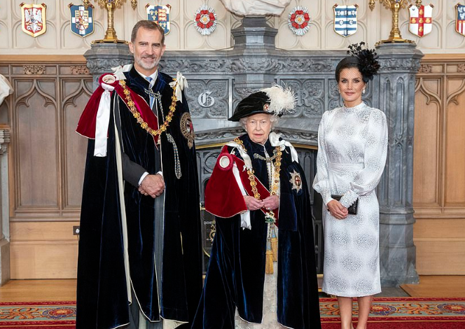 الملكة اليزابيث وملك وملكة اسبانيا