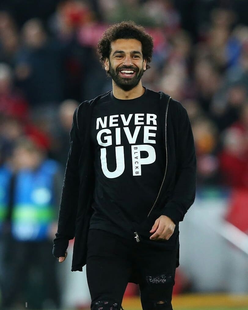 Never-Give-Up-–-Mo-Salah-T-shirt