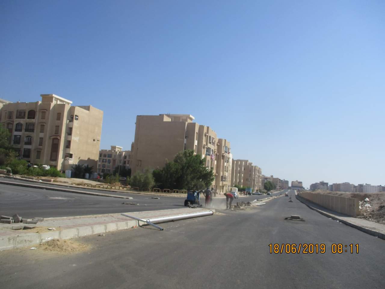 أعمال التطوير بامتداد طريق عمارات الإسكان الاجتماعى بالغردقة (1)