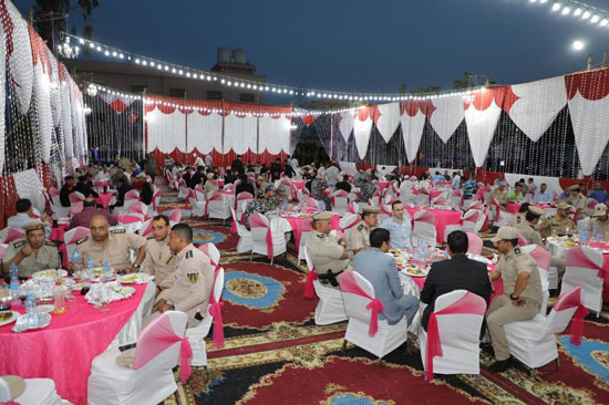 محافظ المنوفية يشهد حفل الإفطار الجماعى لقوات الأمن بقويسنا (4)