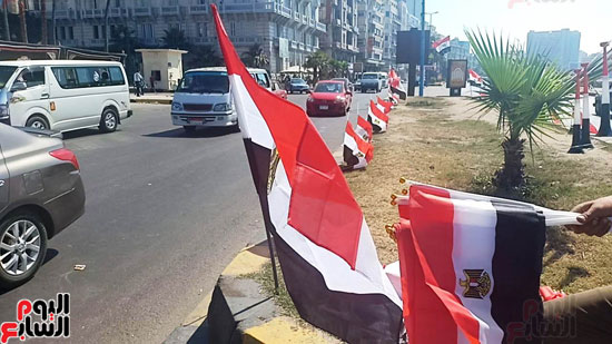 -بائعو-الأعلام-على-كورنيش-الإسكندرية-(2)
