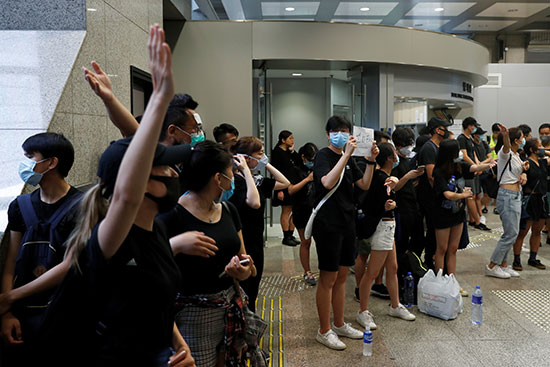 جانب من الاحتجاجات بهونج كونج