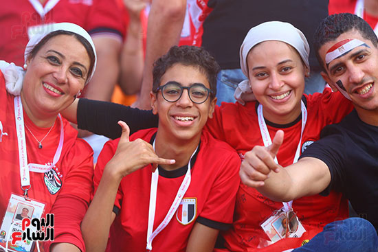الجماهير المصرية تزين مدرجات استاد القاهرة  (10)