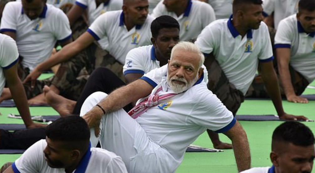 رئيس وزراء الهند يحتفل بيوم اليوجا
