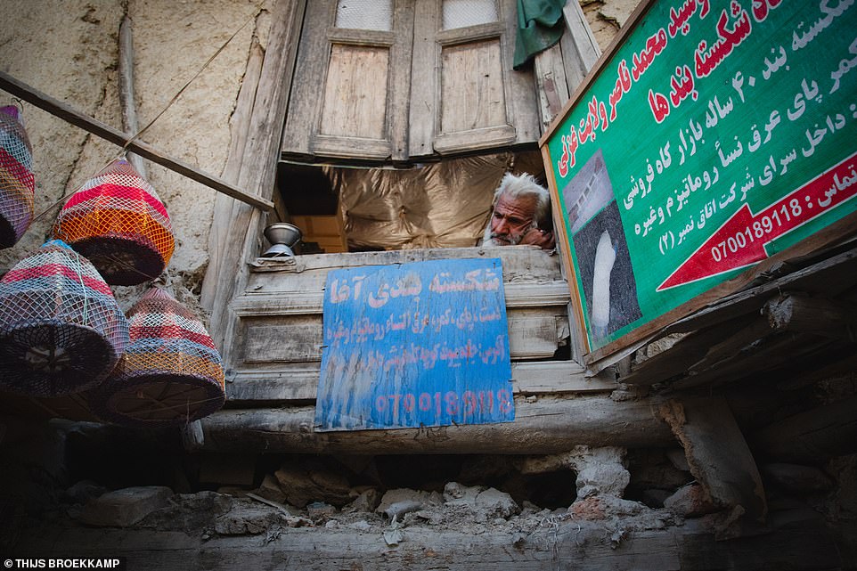 مصور هولندى يصور الحياة اليومية فى أفغانسان (11)