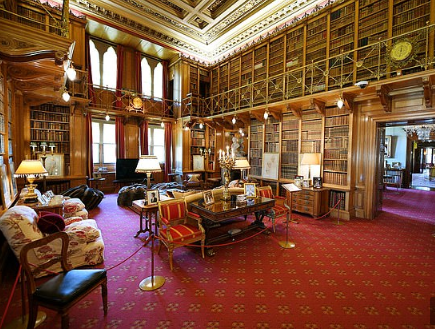 مكتبة قلعة ألنويك