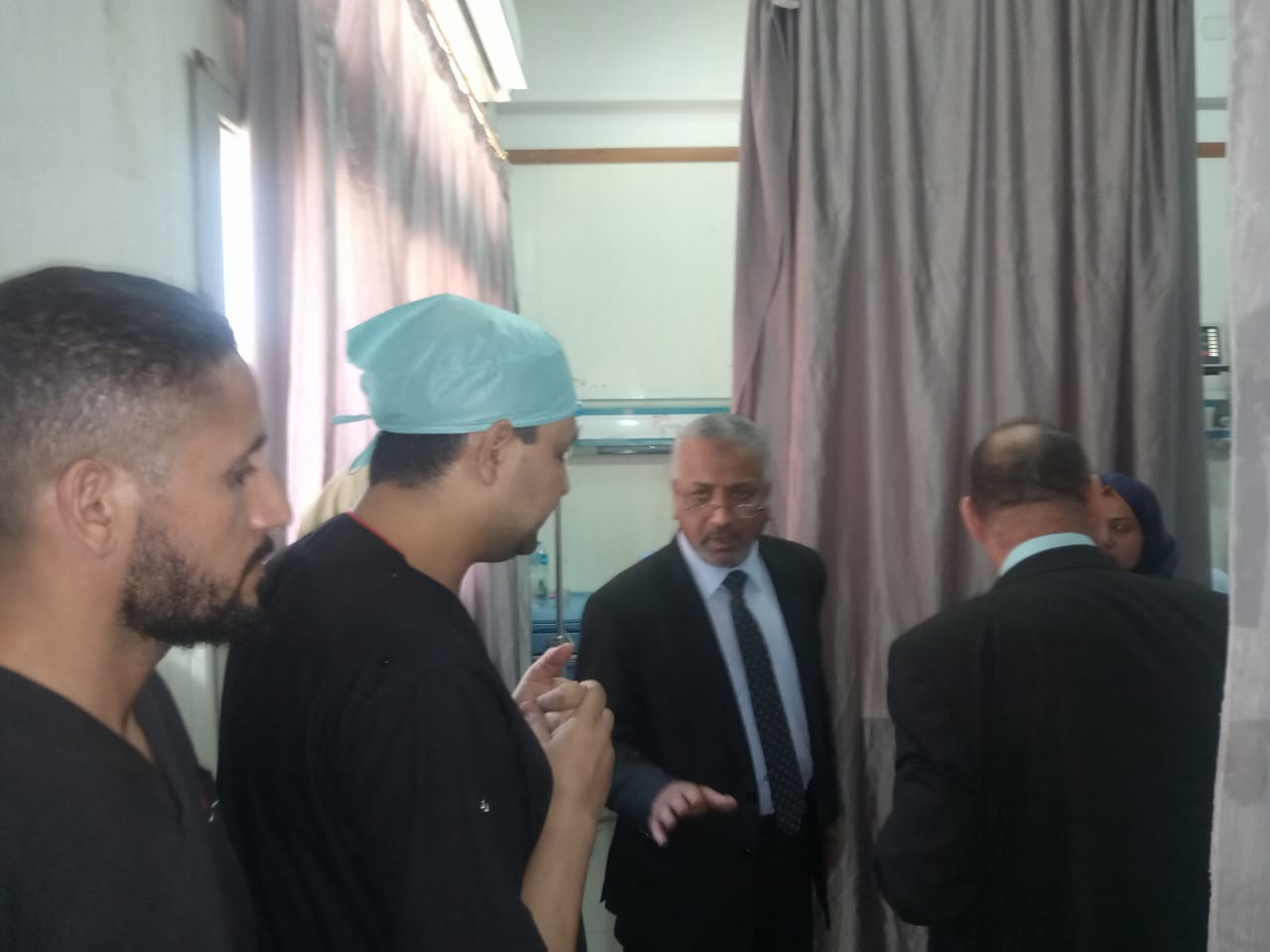 نائب رئيس جامعة الأزهر يتفقد المستشفي الجامعي بأسيوط  (3)