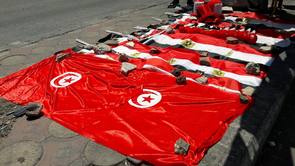 أعلام تونس في شوارع السويس 