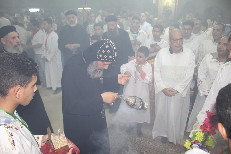 دير الجنادلة بأسيوط يواصل احتفالاته بتكريس أول كنيسة للسيدة العذراء  (5)
