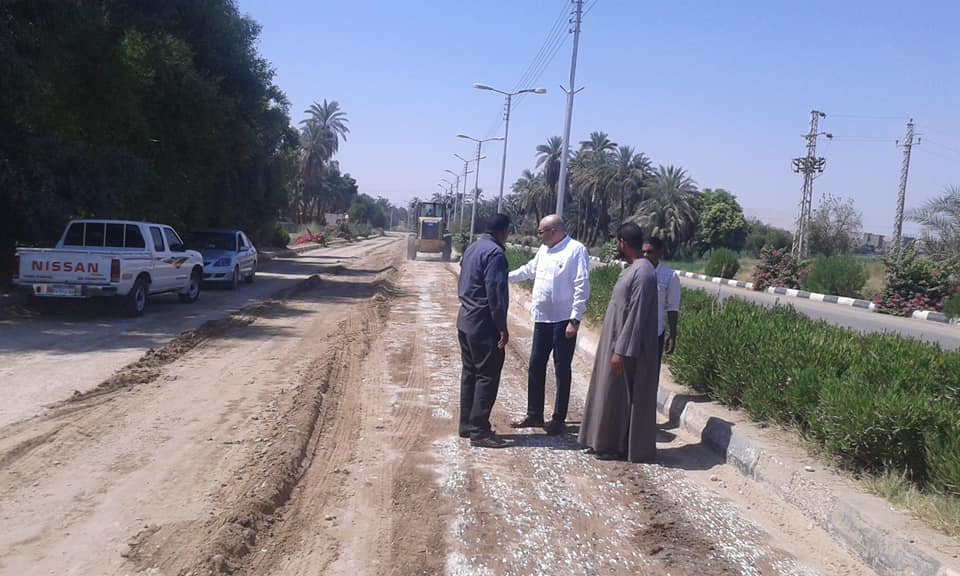 رئيس مدينة الطود يتابع رصف الطرق وأعمال النظافة والتجميل لشوارع المدينة (6)