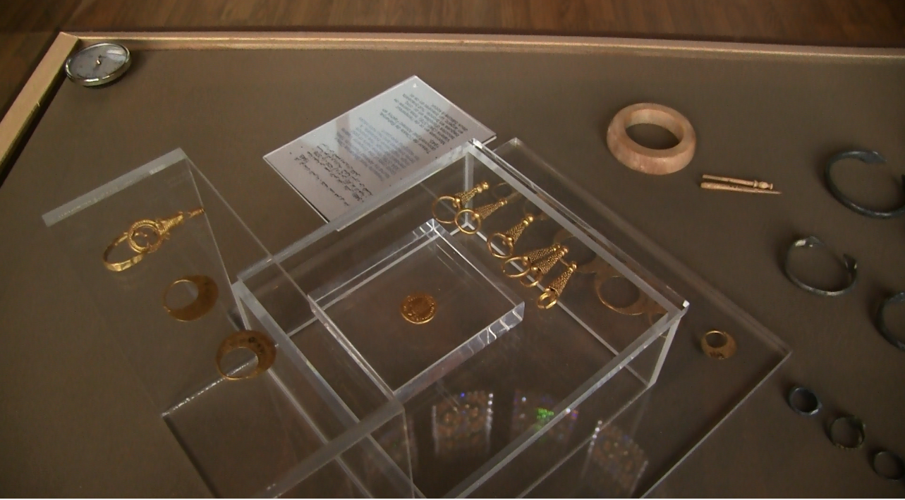 مجوهرات وأدوات زينة للمرأة المصرية