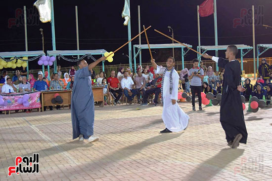 رئيس جامعة سوهاج يشهد حفلة سمر معسكر الفرقة الأولى بكلية التربية الرياضية (2)