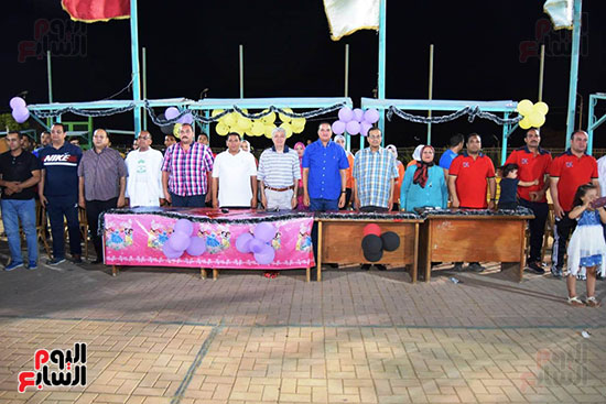 رئيس جامعة سوهاج يشهد حفلة سمر معسكر الفرقة الأولى بكلية التربية الرياضية (1)