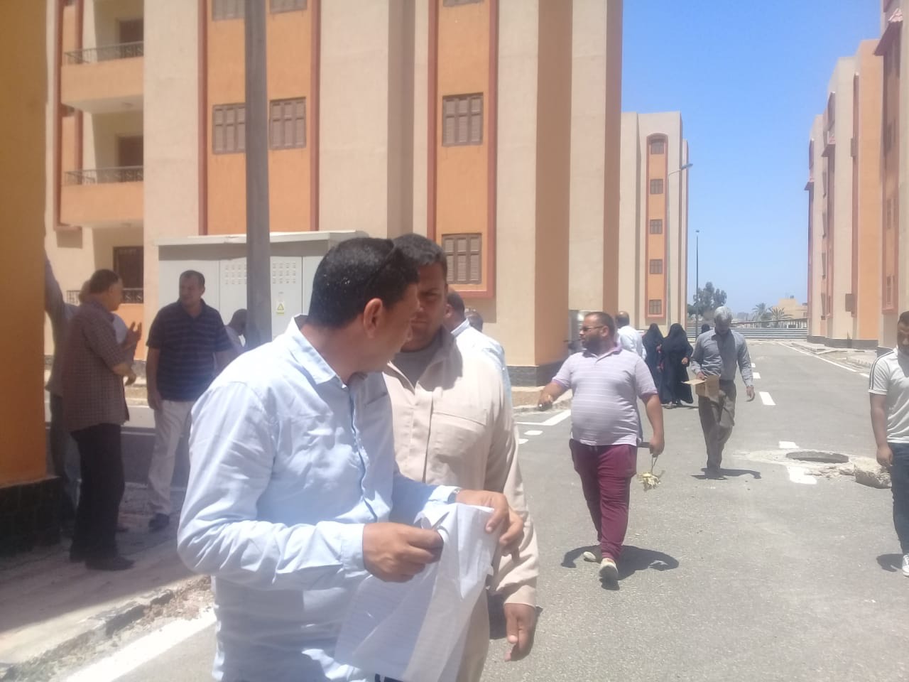 اسكان شمال سيناء تواصل تسليم وحدات الإسكان الاجتماعى للمستحقين بالعريش (9)
