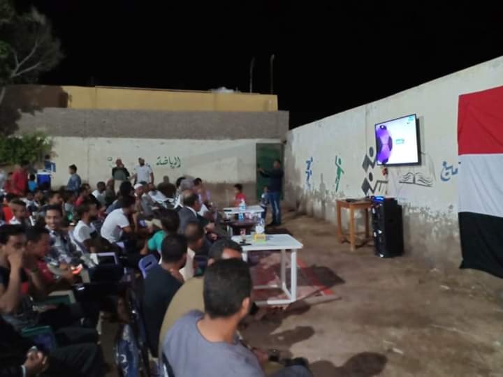 اقبال المواطنين على مراكز الشباب والأندية لمشاهدة مباراة مصر والكونغو (4)