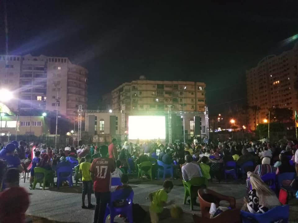 إقبال كبير على مراكز الشباب بالاسكندرية لمشاهدة مباراة مصر و الكونغو (8)