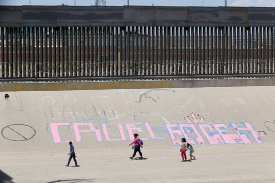 مهاجرين غير شرعيين فى الحدود المكسيكية