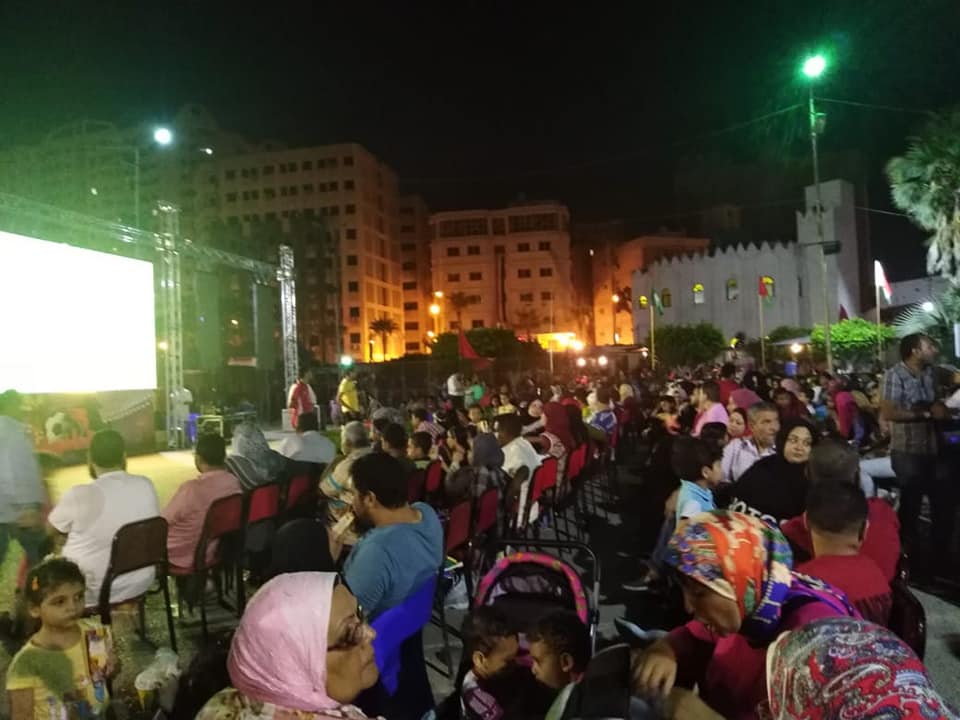 إقبال كبير على مراكز الشباب بالاسكندرية لمشاهدة مباراة مصر و الكونغو (4)