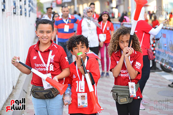 توافد الجماهير المصرية قبل مباراة مصر والكونغو (9)