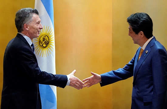 رئيس الوزراء اليابانى يستقبل رئيس الأرجنتين