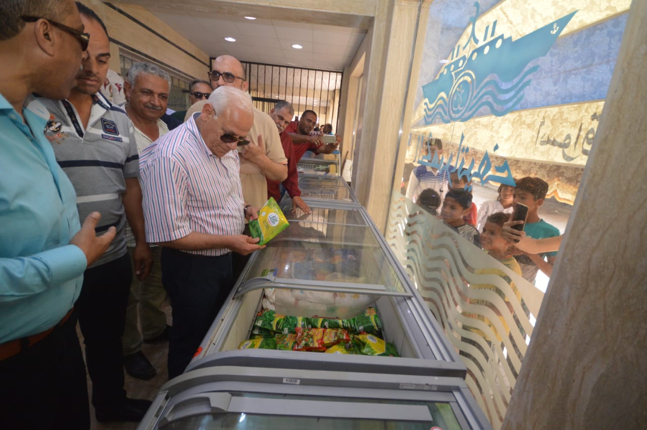 محافظ بورسعيد يفتتح فرع جمعية الكمبراتيف الجديد  (3)