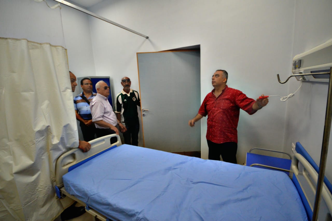 محافظ بورسعيد يواصل جولاته علي مستشفيات منظومة التأمين الصحى الجديدة استعدادًا للتشغيل التجريبي (3)