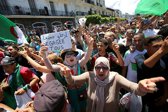 جانب من المظاهرات فى الجزائر (5)