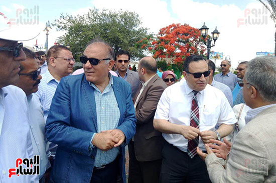 وفد البرلمان ومحافظ الإسكندرية يزورون الحديقة الجديدة بمدخل المحافظة (1)