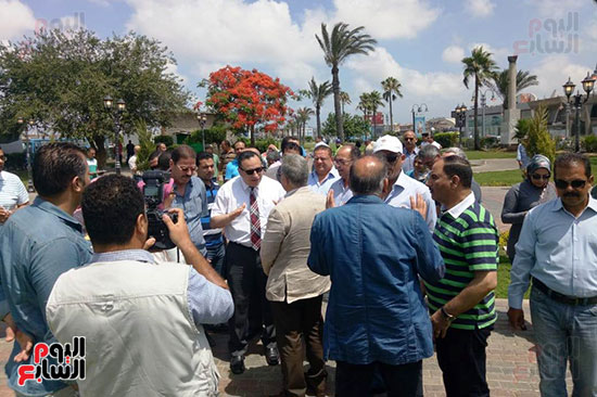 وفد البرلمان ومحافظ الإسكندرية يزورون الحديقة الجديدة بمدخل المحافظة (6)