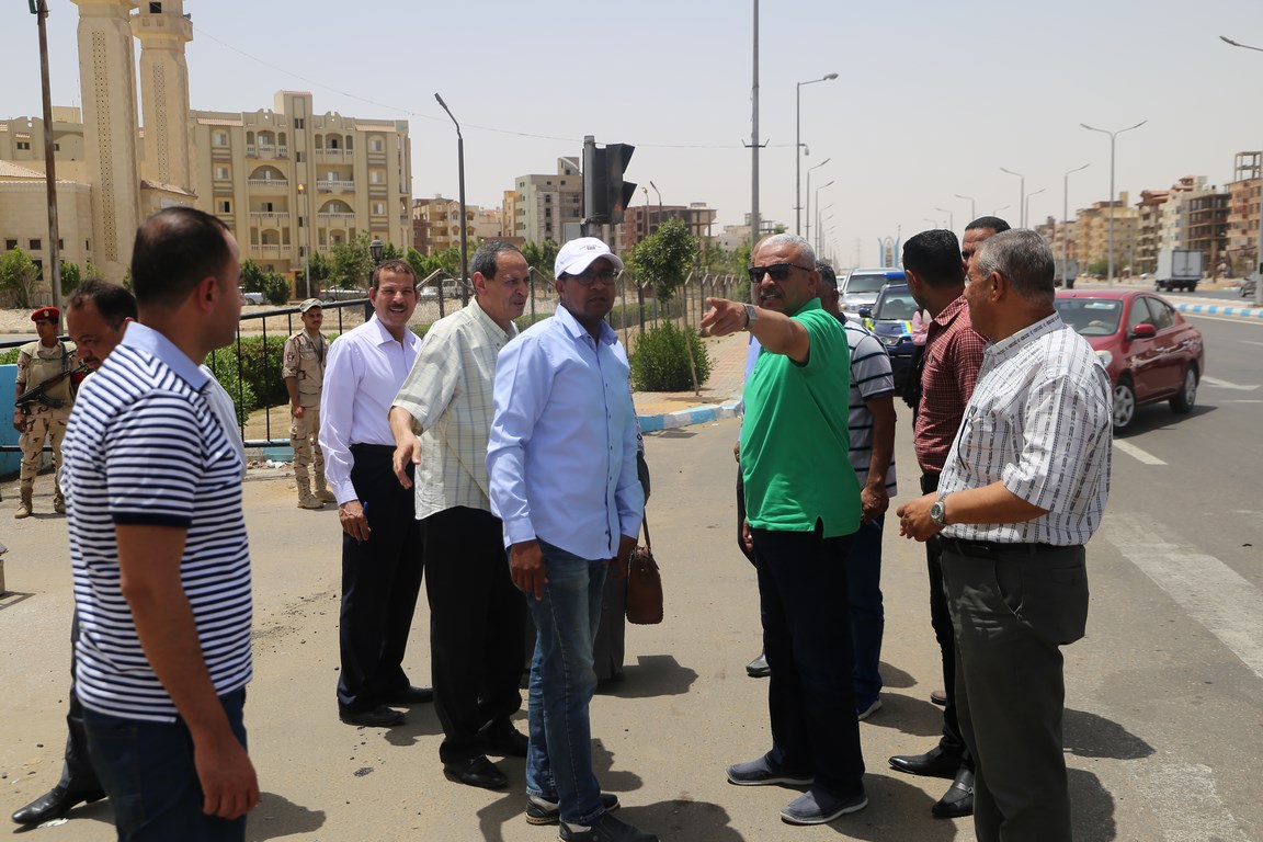 محافظ السويس يتفقد طريق القاهرة السويس (14)
