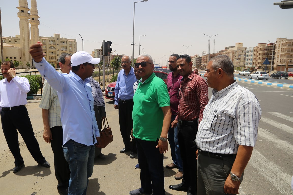 محافظ السويس يتفقد طريق القاهرة السويس (8)