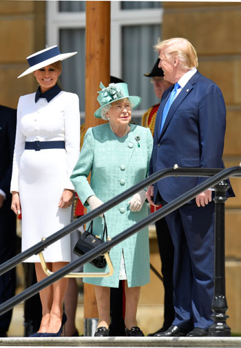 دونالد-ترامب-مع-الملكة-اليزابيث