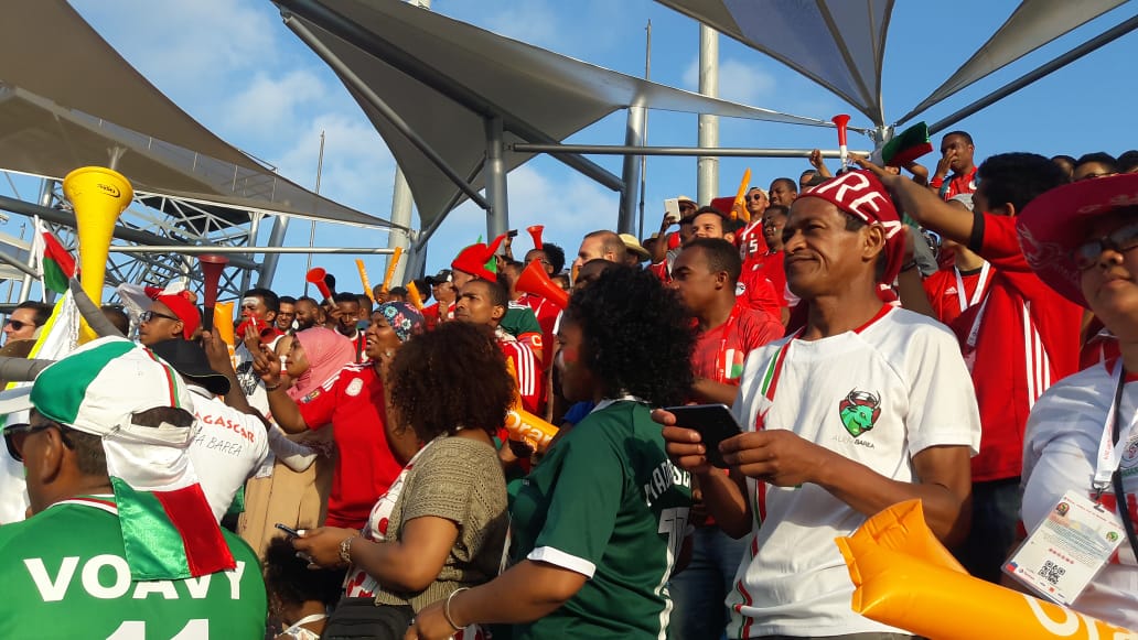 اشتعال مدرجات مشجعى منتخب مدغشقر (7)