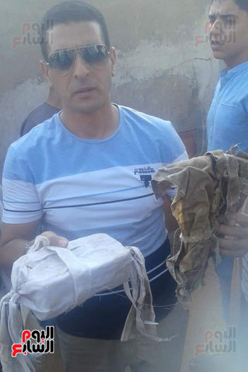 حملة-لتطهير-مقابر-قرية-قرنفيل-بالقناطر-من-اعمال-السحر-(4)