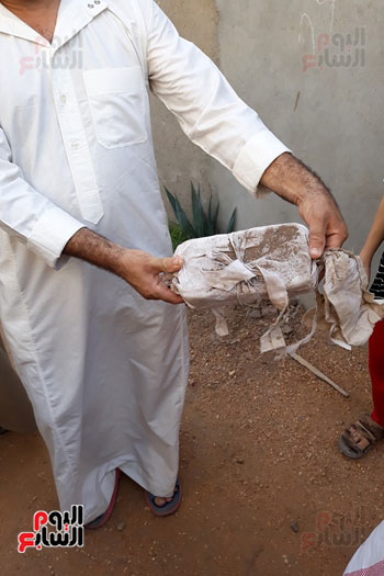 حملة-لتطهير-مقابر-قرية-قرنفيل-بالقناطر-من-اعمال-السحر-(12)