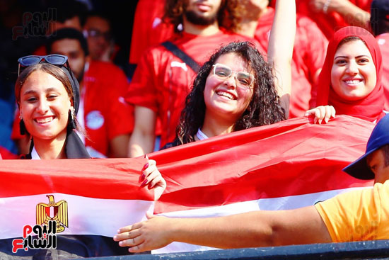 مشجعى منتخب مصر أمام أوغندا (20)