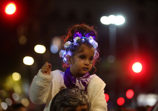 طفلة تشارك فى المظاهرات