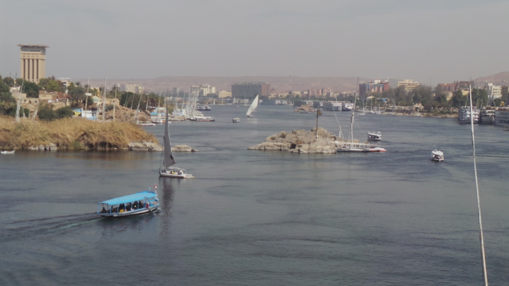 نهر النيل بأسوان