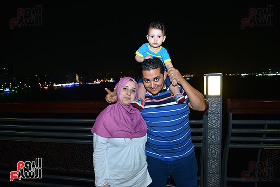المصريين يحتفلون بالعيد ليلاً على محور روض الفرج (51)