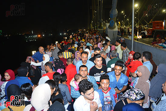 المصريين يحتفلون بالعيد ليلاً على محور روض الفرج (53)