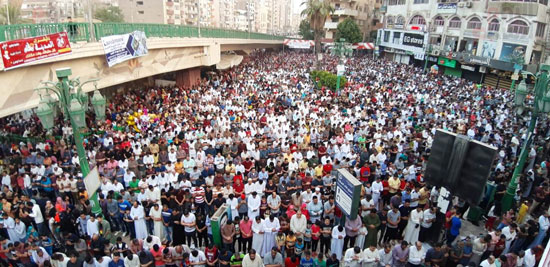 آلاف-المواطنين-يؤدون-صلاة-عيد-الفطر-المبارك-في-120-ساحة-بأسيوط-(9)