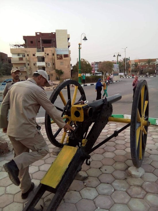 مديرية أمن الوادي الجديد تشارك فرحة العيد بطلقات المدفع الأثري (17)