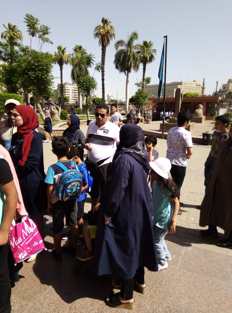 إقبال المصريين على المتحف المصرى بالتحرير فى ثانى يوم العيد  (5)