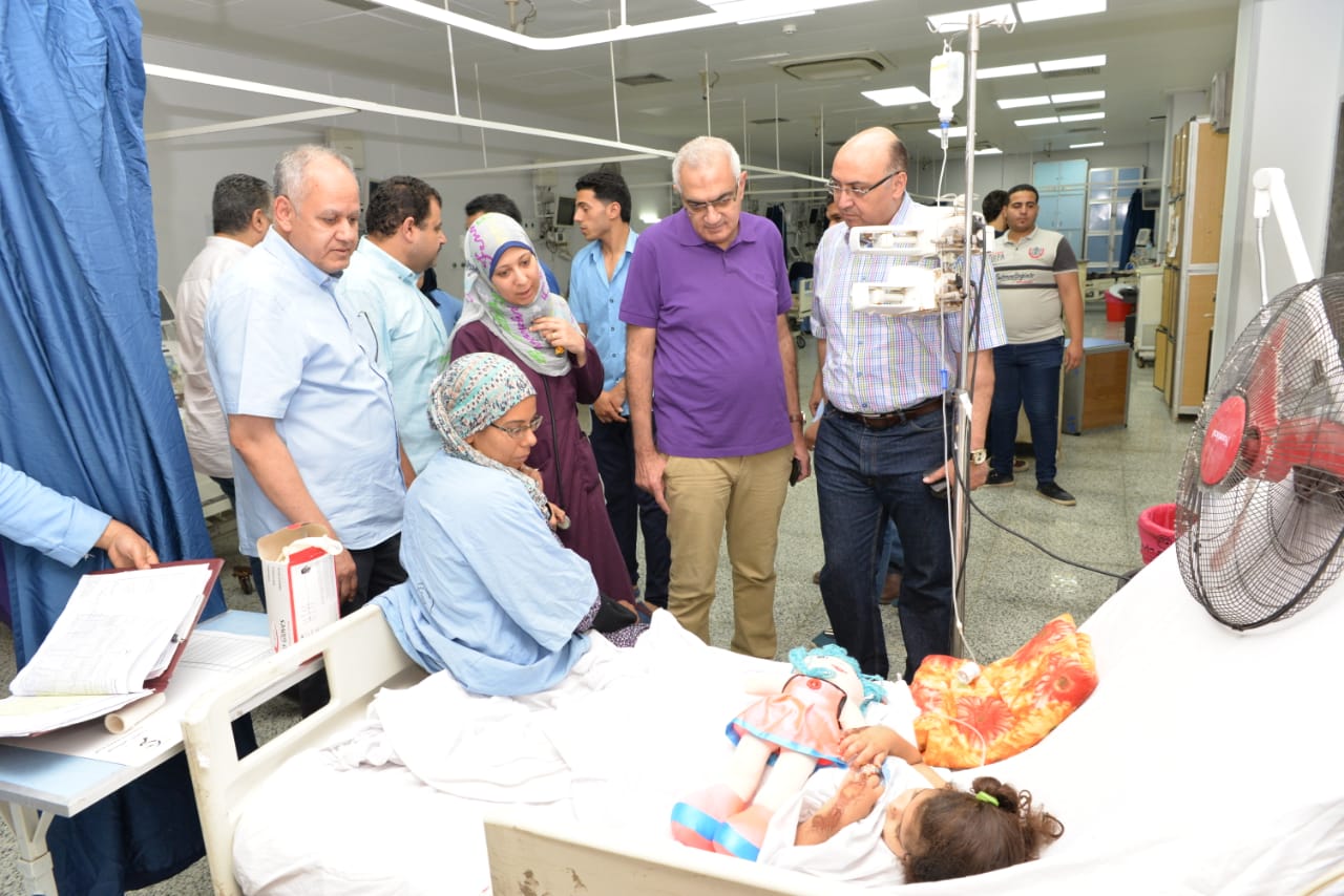 جولة رئيس جامعة المنصورة بمستشفى الطوارى  (7)