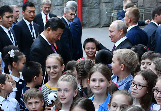 بوتين وشى جين بينج يزوران حديقة حيوان موسكو