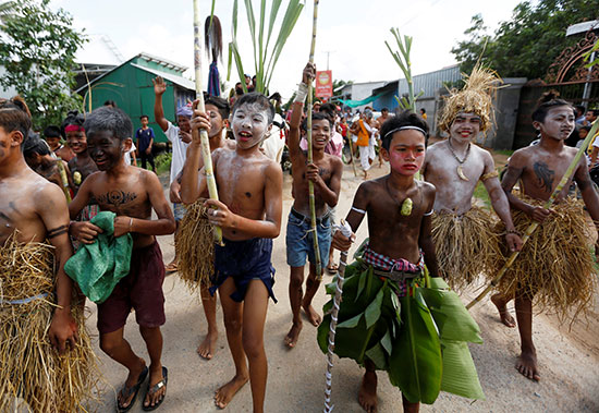 احتفالات بكمبوديا من أجل الثروة والمطر