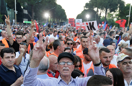 جانب من المظاهرات فى ألبانيا